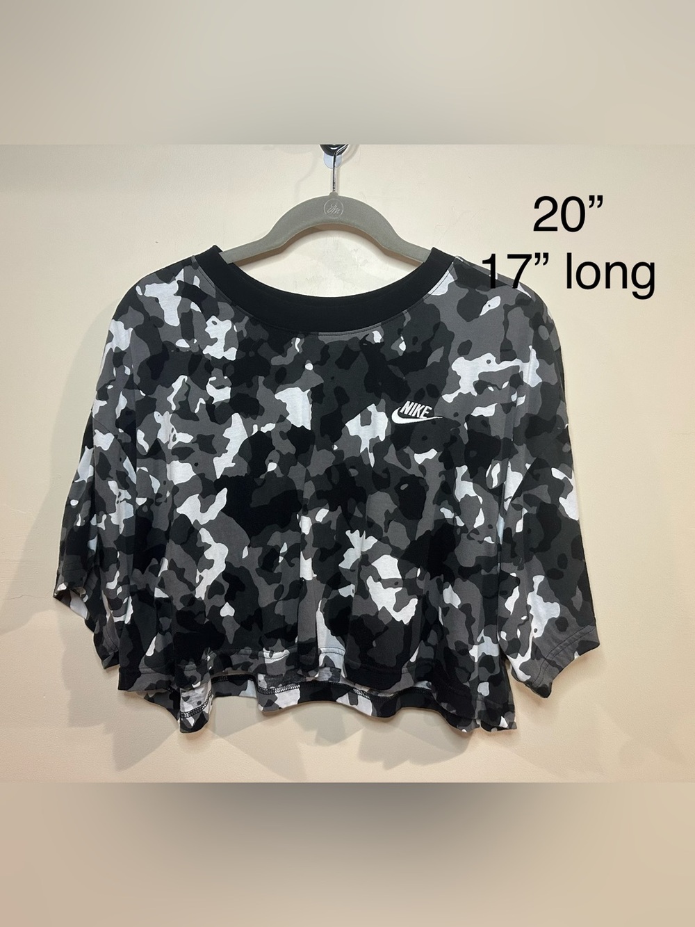 Nike cropped camo tshirt